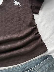 Serisse Kids Áo croptop cổ bẻ màu xanh hải quân và trắng dành cho bé gái tuổi teen, kiểu dáng thường ngày phối màu tương phản, ôm sát người, có thêu logo nhỏ. - Cà phê nâu - Xem 5