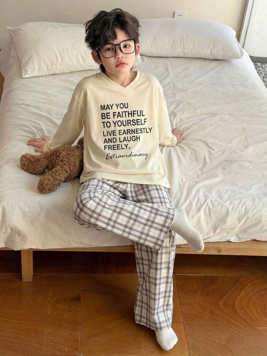 Dazy Kids 大童男孩春秋款口號印花V領寬鬆長袖上衣與格紋長褲睡衣套裝 夏季 - 黃色 - 查看 1