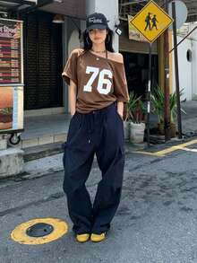 Jouncy Kaos Wanita Lengan Pendek Leher Bulat dengan Motif Digital dan Bahu yang Dapat Diubah, Kaos Grafis Musim Panas untuk Wanita - Coklat - View 6