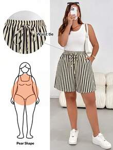 SHEIN Essnce Quần short 5 phân nữ size lớn thời trang mùa xuân/hè, dáng rộng thoải mái, cơ bản dễ phối, tôn dáng, cạp chun co giãn, vải vân sọc màu mơ và đen, đồ mặc hàng ngày, đồ đi chơi, đồ đi du lịch, quần ống rộng, quần short mùa hè, phong cách đơn giản - Màu be - Xem 2
