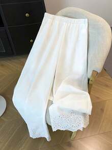 GlowEve CURVE Pantalon de couleur unie avec broderie ajourée pour femmes grandes tailles, vêtement chic à la française, décontracté, élégant et polyvalent - Blanc - Voir 2