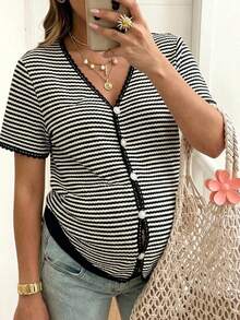 SHEIN Camiseta de manga corta con botones y rayas, versátil y sencilla para maternidad - Negro - Ver 11