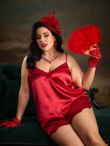 PinupPomp Conjunto de pijama con top de cami de satén con ribete de encaje y shorts - Rojo - Ver 6
