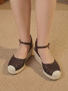 Styleloop Chaussures femme mode bout rond talon compensé plateforme, bande de cheville en dentelle marron et maille respirante. Talon compensé en corde de chanvre confortable pour un usage quotidien, les déplacements et les vacances. Chaussures sandales femme style pastoral bohème simple - Marron - Voir 10