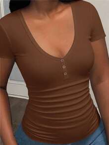 Slaydiva Camiseta de manga corta con cuello en V y fruncido, unicolor, talla grande, para verano - Óxido marrón - Ver 6