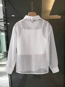 SHEIN 閃亮銀白色月光防曬襯衫，適合前青春期女孩，透視雪紡開襟衫，寬鬆合身，百搭冷氣房上衣，柔軟飄逸風格，適合日常穿著、度假與通勤，輕盈透氣不悶熱，展現亮眼氛圍 - 黑與白 - 查看 2