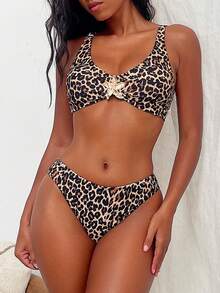 Sweetra Conjunto de Maiô Bikini Primavera Novo Moda Estampa de Leopardo, Alça Grossa, Decoração Metálica, Twist Nas Costas para Mulheres - Multicolorido - Visão 3