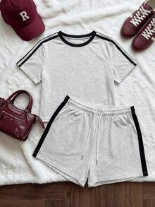 Comfortcana Ensemble t-shirt et short en tricot élastique confortable, style décontracté universitaire, grande taille - Gris pâle - Voir 1