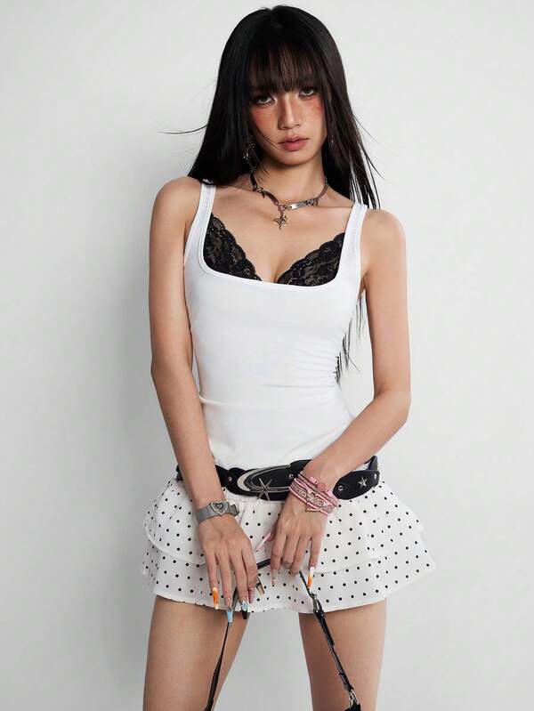 Rina Fox Áo khoác mùa hè mới cho nữ, áo khoác trắng cơ bản, áo croptop trắng gợi cảm cổ chữ V, áo hai dây ôm sát phối ren, áo khoác mùa hè cổ vuông, áo khoác phối đen trắng thời trang, áo mùa hè phong cách đường phố gợi cảm, thích hợp cho mặc hàng ngày, đi dạo, mua sắm, du lịch, dự tiệc, đi biển.
