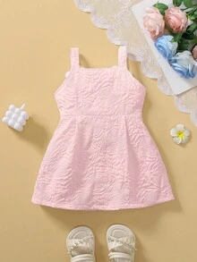 SHEIN Playful Pals 1件女嬰白色提花無袖洋裝，正面有一排白色鈕扣，肩部飾有兩朵3D白色玫瑰飾品，修身A字版型配方形肩帶，復古優雅，適合派對、慶典、節日以及春夏出遊與開學穿著 - 粉色 - 查看 4