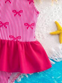 SHEIN اشتر واحد واحصل على واحد مجانًا، بما في ذلك قبعة. ملابس علوية سباحة بسيطة وجميلة للبنات الصغار، مناسبة للخروجات والعطلات والربيع/الصيف. - متعدد الألوان - مشاهدة 6