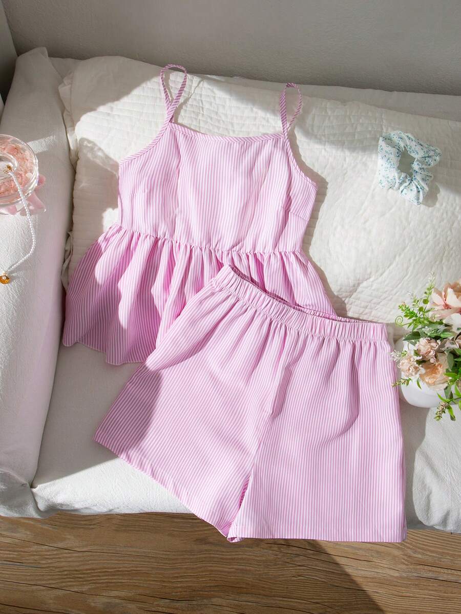 SHEIN 2件組青少年女孩時尚新款春夏休閒雪紡櫻桃數位印花吊帶上衣與數位印花鬆緊腰短褲，日常/度假穿搭 - 粉色 - 查看 1