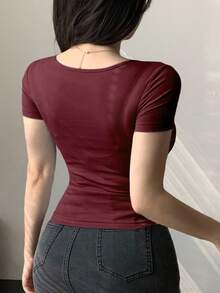 Joudiya 女士V领扭结短袖修身露脐T恤外出上衣 - 紅色 - 查看 5