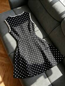 Qadelle Standard Size Women's Polka Dot Element Faux Pocket Design Elegant Vacation Dress - Black - View 2