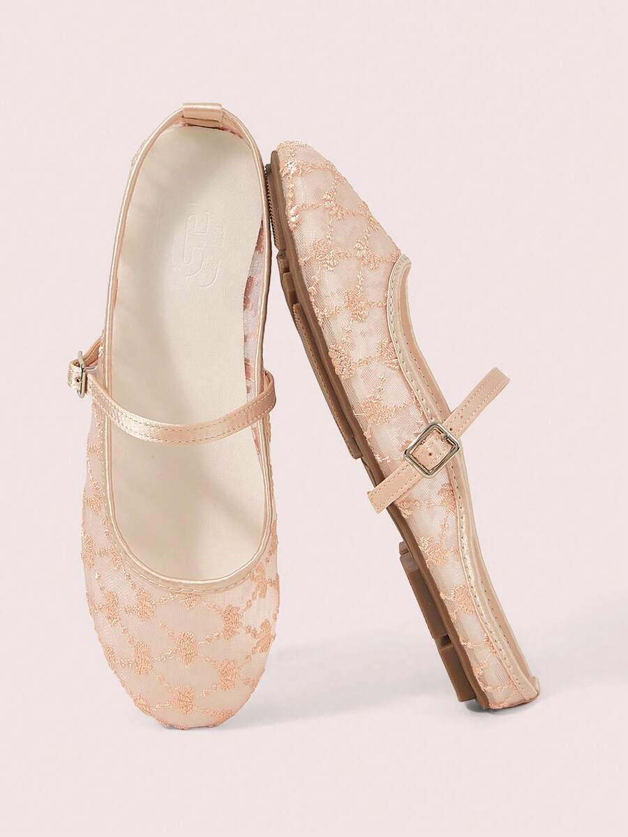 CUCCOO DOLLMOD Women's Shoes, Light Pink, Round Toe Dew Heel Closed Toe Sandals, Flower Embroidered Mesh Yarn, Sweet And Cute, Comfortable, Soft And Breathable - Petals - Powder - View 1