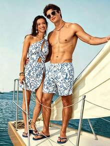 Manfinity VDAYZ Men's Minimalist Print Beach Shorts, Holiday - Blue and White - View 3