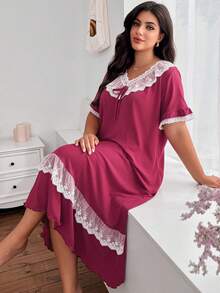 SHEIN Váy ngủ phong cách vintage cho bé gái, viền ren xếp tầng bèo nhún, chất lụa sữa mềm mại, đồ mặc nhà thoải mái cho size lớn - Màu Hồng Tươi - Xem 4