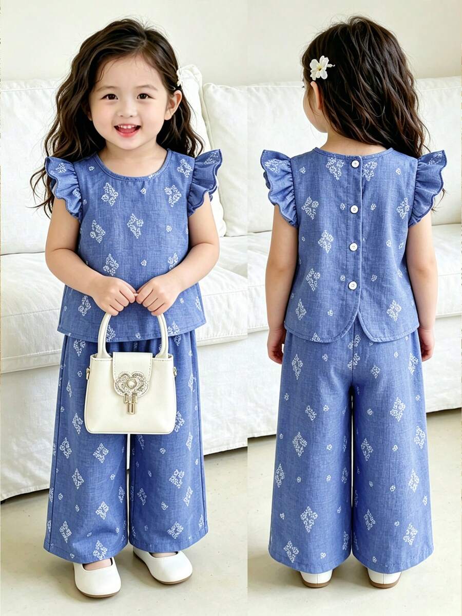 SHEIN Vintaside Kids 女婴休闲简约韩版套装，采用编织花卉印花纹理面料，后背白色纽扣设计，无袖圆领上衣搭配同款休闲裤，两件套，面料柔软舒适，适合女婴穿着，展现韩版简约、可爱、淑女的休闲风格，适合春夏日常玩耍、外出、聚会、度假等场合。