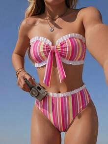 Swim Mod Conjunto de 2 piezas con top a rayas con cuello fruncido y bajo con volantes, y pantalones con cintura con volantes para vacaciones de primavera/verano en la playa - Multicolor - Ver 1