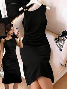 SHEIN Clasi 大码无袖束腰金属扣连衣裙 - 黑色 - 查看 1