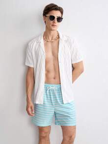 Manfinity Swimmode 夏季男士條紋印花抽繩腰海灘短褲，度假海邊夏威夷熱帶泳褲，情侶約會度假穿搭 - 淺藍色 - 查看 8
