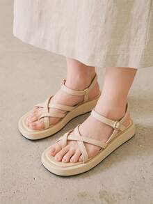 HighSole Sandalias de mujer para primavera y verano, con nuevo diseño de correas cruzadas y hebilla, plataforma abierta, estilo sencillo y versátil para uso diario, ir al trabajo o de compras - Albaricoque - Ver 2