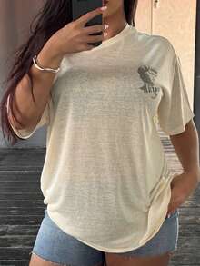 Dazy Plus 大尺碼女款寬鬆圓領短袖薄款透明印花休閒T恤，杏色圖案印花夏季上衣 - 米色 - 查看 3