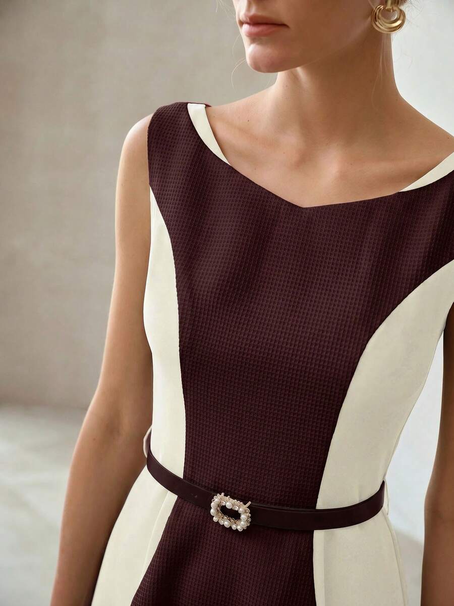 MOTF PREMIUM WOMEN'S MINIMALIST COLOR BLOCK MID-LENGTH DRESS - Burgundy - View 2