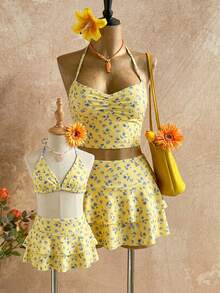 SHEIN Bộ đồ 2 mảnh gồm áo yếm họa tiết hoa nhí và chân váy ngắn in hoa, thích hợp cho kỳ nghỉ hè của nữ. - Nhiều màu - Xem 1