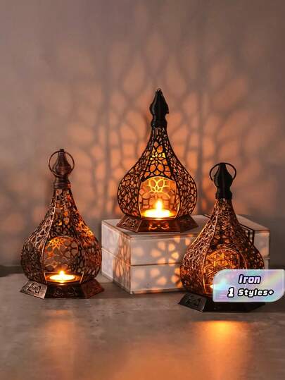 1 pezzo Portacandele in stile marocchino in metallo, lampada a vento intagliata dorata ispirata al vintage, decorazione romantica europea per matrimoni, portacandele per aromaterapia, lampada decorativa a sospensione a tema marino per casa, cortile, giardino, villa, design di lanterna consumata per l'atmosfera domestica - spedito senza candele