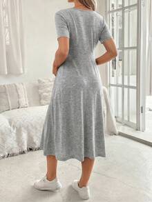 Cheriluna Maternity 女款優雅V領短袖A字版扣飾孕婦洋裝，夏季 - 灰色 - 查看 2