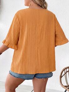 SHEIN CURVE+ 大码女式卡其色荷叶边短袖衬衫，宽松休闲下摆，适合日常及度假穿着，夏季，曲线身材，Hoho Vacationsummer/乡村/海滩度假装/海滩装/沙滩服饰 - 橘色 - 查看 2