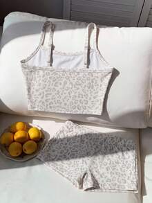 SHEIN EZwear 复古白色豹纹露脐吊带背心短裤套装，夏季穿搭，适合日常通勤、约会、派对、圣诞节、新年、感恩节、婚礼、海滩、毕业典礼等场合，时尚优雅，休闲舒适，适合外出、约会、预订、通勤、闪亮、情人节、度假、休闲、Y2K、外出、毕业典礼等场合。 - 彩色 - 查看 2