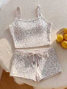 SHEIN EZwear 复古白色豹纹露脐吊带背心短裤套装，夏季穿搭，适合日常通勤、约会、派对、圣诞节、新年、感恩节、婚礼、海滩、毕业典礼等场合，时尚优雅，休闲舒适，适合外出、约会、预订、通勤、闪亮、情人节、度假、休闲、Y2K、外出、毕业典礼等场合。 - 彩色 - 查看 5