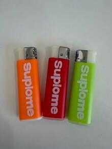 Briquet pulvérisateur d'eau créatif et amusant, raisonnablement tarifé, avec une forme unique, fabriqué en matière plastique souple aléatoire. Il convient aux adolescents pour se détendre et également pour le camping en plein air pour apaiser les émotions. Ce jouet très divertissant est un choix idéal pour les cadeaux d'anniversaire, les cadeaux de fête, les cadeaux amusants, les cadeaux de fête des célibataires, les cadeaux de rentrée scolaire et les cadeaux du Ramadan. - Multicolore - Voir 7