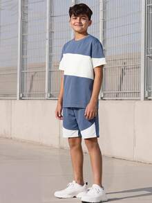 SHEIN 2件套男童休闲撞色圆领短袖T恤短裤套装，适合通勤、上学、日常休闲穿着、运动、春夏穿着。 - 白色 - 查看 3