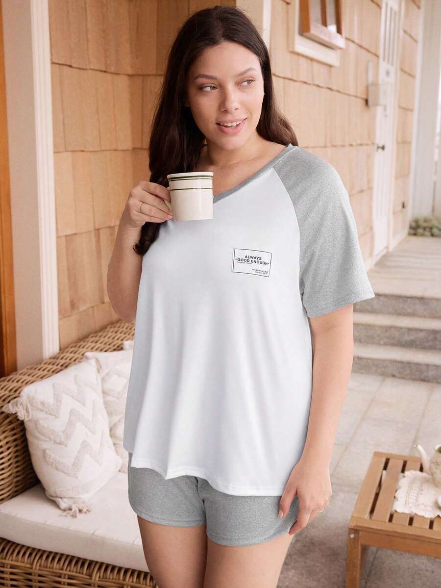 Doze Lane Set Piyama Lengan Raglan Leher V dengan Blok Warna Kontras dan Dekorasi Label Tenun, Ukuran Besar - MultiWarna - View 1