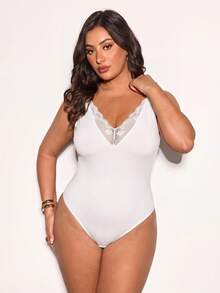SHEIN BASICS 大尺碼女款夏季休閒通勤白色V領對比蕾絲修身連身內衣 - 白色 - 查看 3
