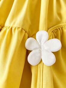SHEIN Vintaside Kids Young Girl' Sleeveless Yellow Dress, Soft And Fresh With Pleated Dress Body, Decorated With 3D White Flower On Shoulder And Hem, Elegant And Cute For Outdoor, Casual, Holiday Wear In Spring And Summer - Yellow - View 5