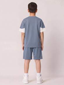 SHEIN 2件套男童休闲撞色圆领短袖T恤短裤套装，适合通勤、上学、日常休闲穿着、运动、春夏穿着。 - 白色 - 查看 4
