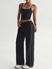 Easithlete Plus Size Women Contrast Trim Camisole Top And Elastic Waist Pants Sports Suit - Black and White - View 3