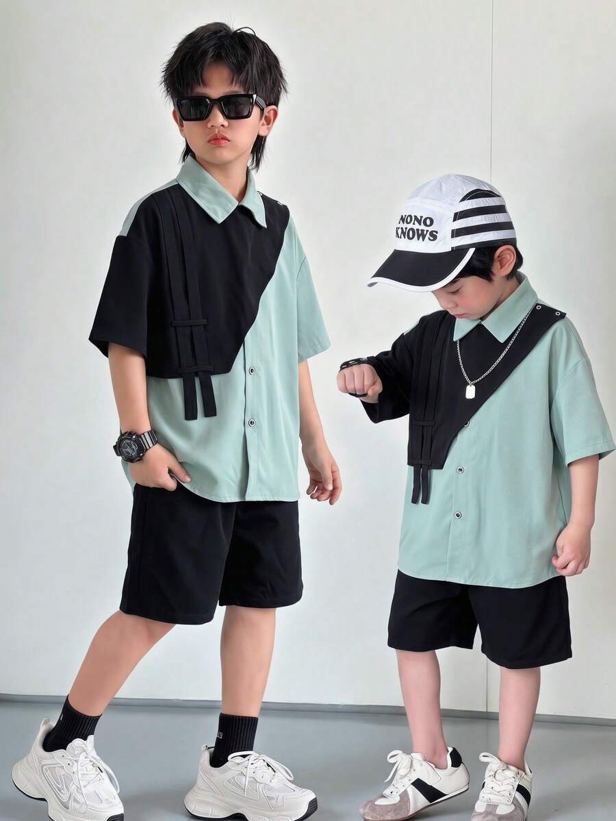SHEIN 2件組男童黑色夏季休閒城市度假風拼接撞色POLO領2合1短袖上衣與素色短褲套裝