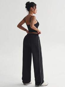 Easithlete Plus Size Women Contrast Trim Camisole Top And Elastic Waist Pants Sports Suit - Black and White - View 2