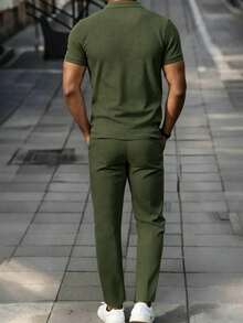 Manfinity Homme 男士休闲翻领短袖Polo衫和长裤，夏季通勤套装 - 軍綠色 - 查看 2