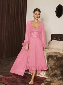 Slumberist Set de 2 piezas: Camisón con diseño de espina de pescado con encaje en la cintura + Bata de malla con mangas anchas y adorno floral - Rosa - View 8