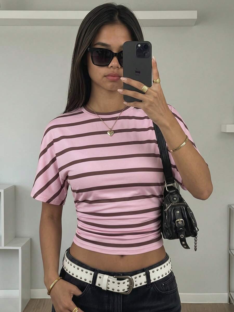 SHEIN 青少年女孩休閒粉色棕色條紋收腰抓皺圓領短袖短版休閒T恤,基本上衣,兒童條紋夏季上衣 - 粉色 - 查看 1