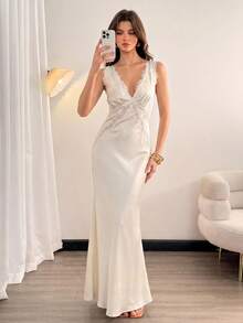 SHEIN Tall Đầm ren trắng thanh lịch, cổ chữ V, trễ vai, thích hợp cho kỳ nghỉ xuân hè, tiệc cưới, sinh nhật, trang phục đi nghỉ mát, đầm dự tiệc sang trọng, đầm dạ hội cao cấp cho đám cưới, đầm tốt nghiệp, đầm dự lễ, đầm phù dâu, đầm trắng satin, đầm đuôi cá, trang phục Bohemian, trang phục Ibiza, phong cách phương Tây. - trắng - Xem 4