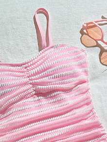 SHEIN 2026新款青少年女孩坦基尼套裝，粉色特殊面料兩件式泳衣，時尚休閒優雅淑女運動風，活潑可愛俏皮活力，適合游泳、度假、夏季海灘泳池、拍照，復古可愛，修身，夏季必備泳衣，清新風格，經典黑白波點，肩帶設計+抓皺腰部，甜美淑女，泳池派對度假游泳拍照吸睛 - 彩色 - 查看 4