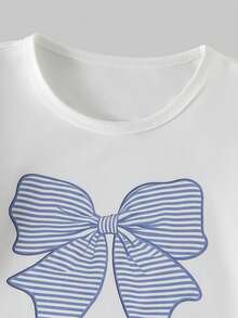 SHEIN Casuvi Kids 2件/套 青少年女孩休閒T恤&工裝褲套裝，蝴蝶結刺繡圖案圓領短袖T恤與長褲，春夏季時尚穿搭 - 藍白色 - 查看 6