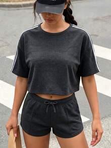 SHEIN 2件套：少女宽松短款T恤+紧身短裤，休闲日常穿搭 - 灰色 - 查看 10